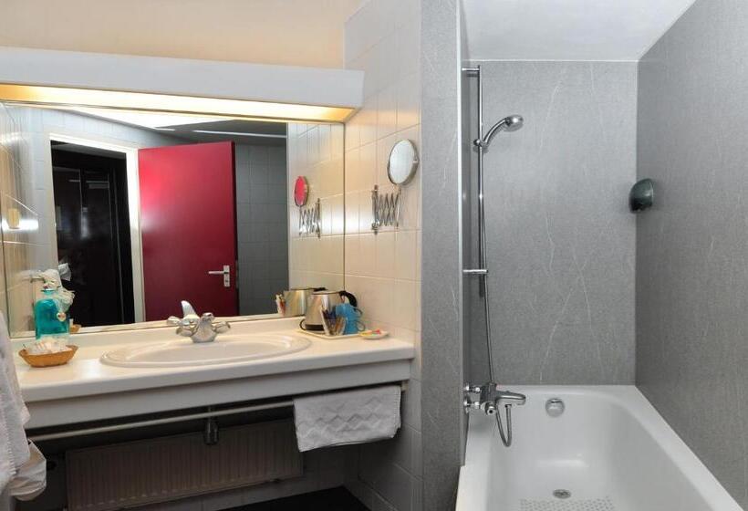 舒适三人间, Boutique Hotel Herbergh Amsterdam Airport Free Parking