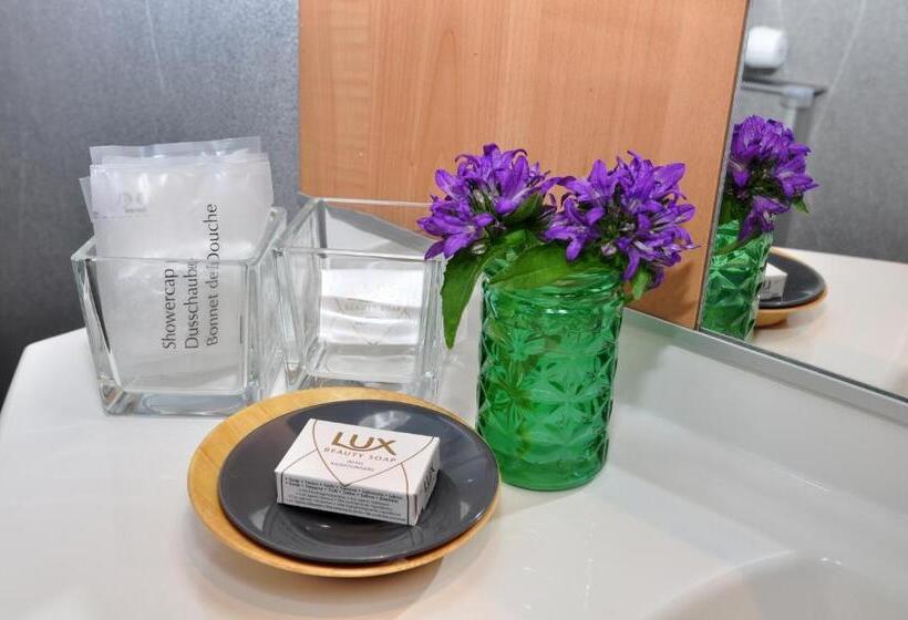 Апартаменты 2 Спальни, Boutique Hotel Herbergh Amsterdam Airport Free Parking
