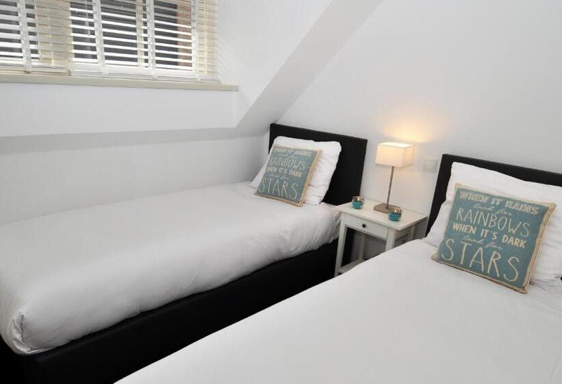 Апартаменты 2 Спальни, Boutique Hotel Herbergh Amsterdam Airport Free Parking