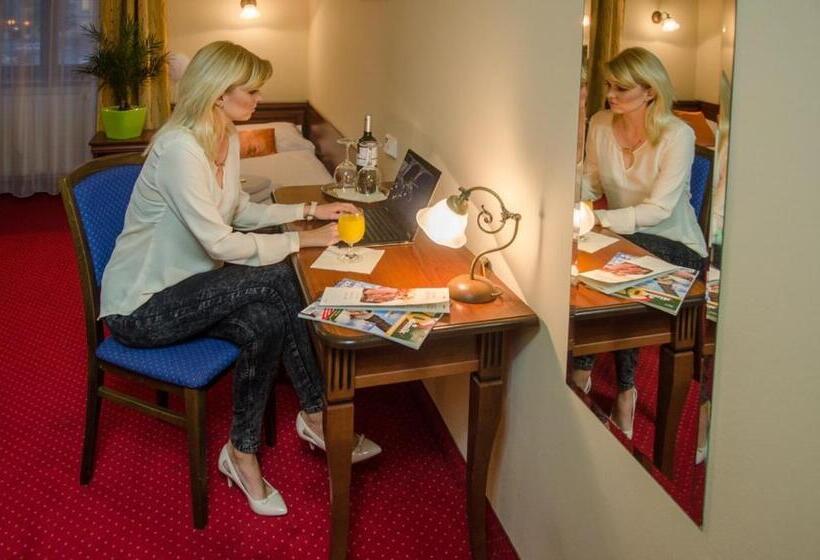 标准单人间, Hejtmanský Dvůr