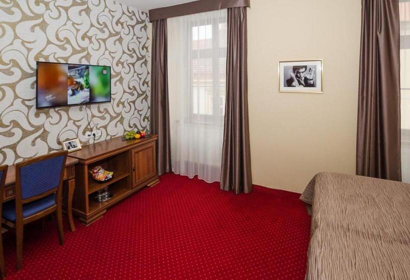 标准间, Hejtmanský Dvůr