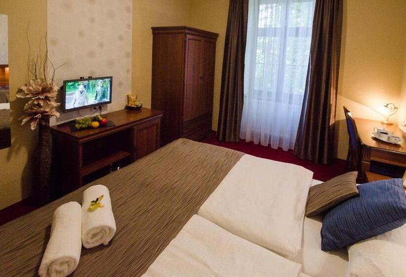 标准间, Hejtmanský Dvůr