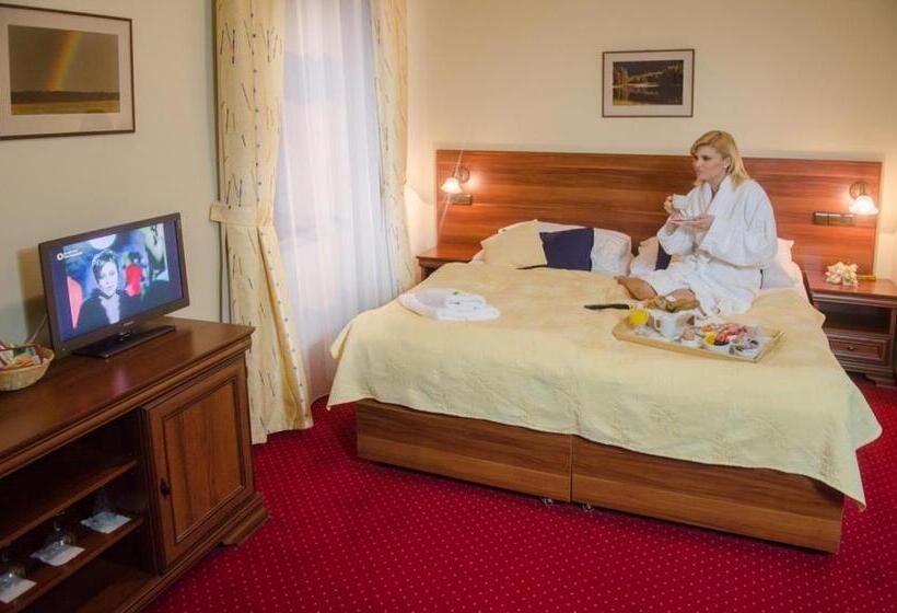 标准间, Hejtmanský Dvůr