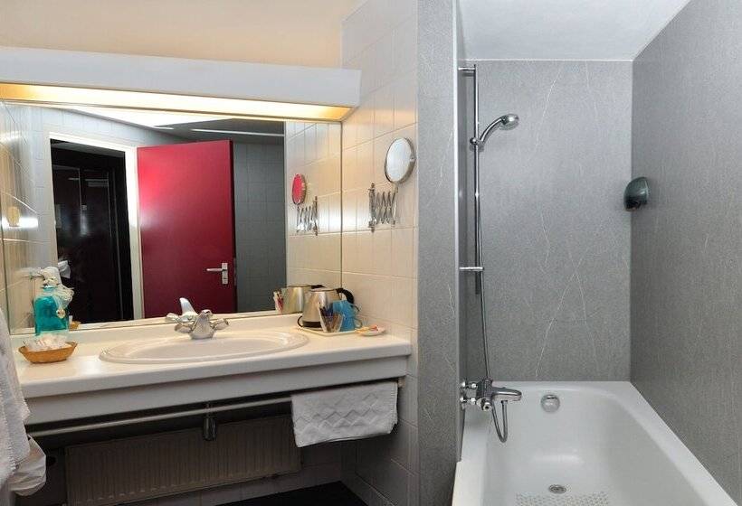 舒适三人间, Boutique Hotel Herbergh Amsterdam Airport Free Parking