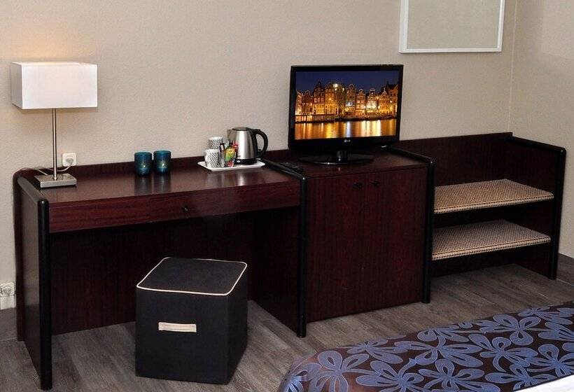 舒适三人间, Boutique Hotel Herbergh Amsterdam Airport Free Parking