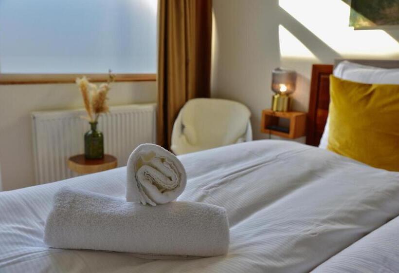 基本间, Hofje Van Maas