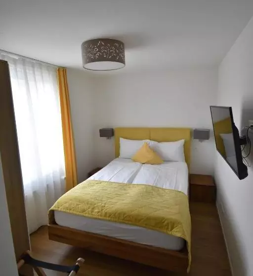 Family Room, & Restaurant Hasenstrick