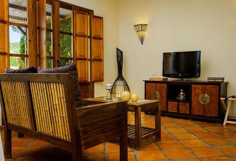 סוויטת ג'וניור, Masía Durbá