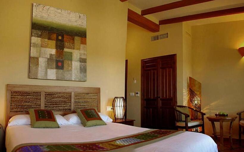 חדר סטנדרט מותאם לאדם עם מוגבלויות, Masía Durbá