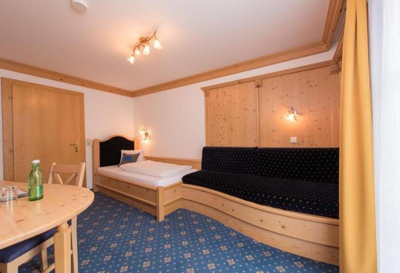 标准单人间, Mölltalerhof