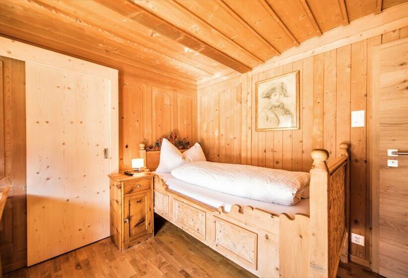 标准单人间, Münsterhof