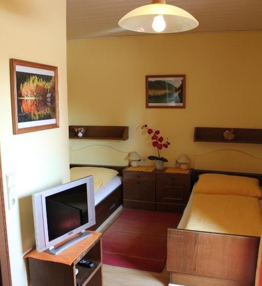 חדר סטנדרט לשלושה, Pension Stadlhuber Aktivpark Kremsmünster