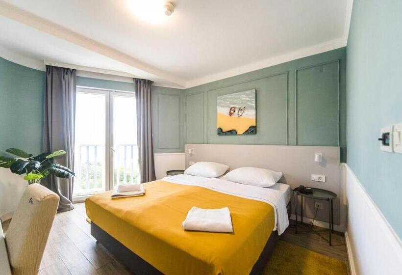 Номер Стандарт, Plaza