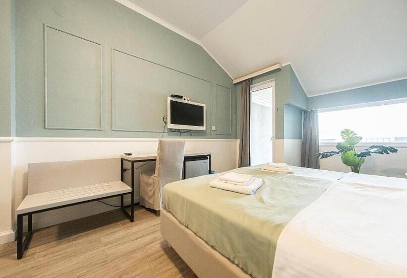 Семейный Номер, Plaza