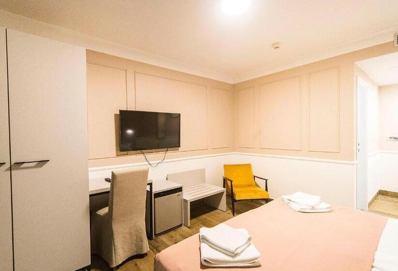 Номер Стандарт Вид на Парк, Plaza