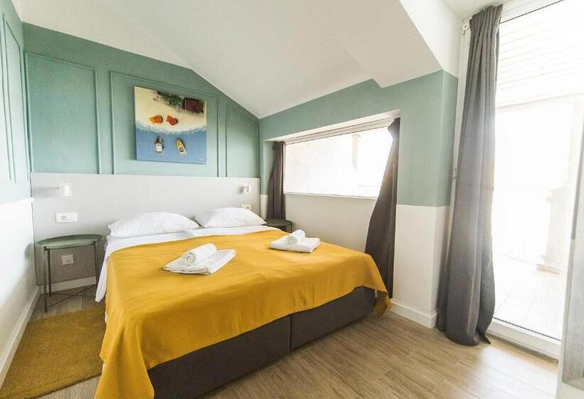 Номер Стандарт Вид на Море, Plaza