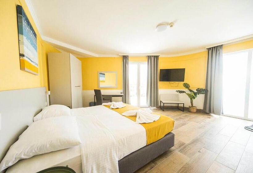 Номер Стандарт Вид на Море, Plaza