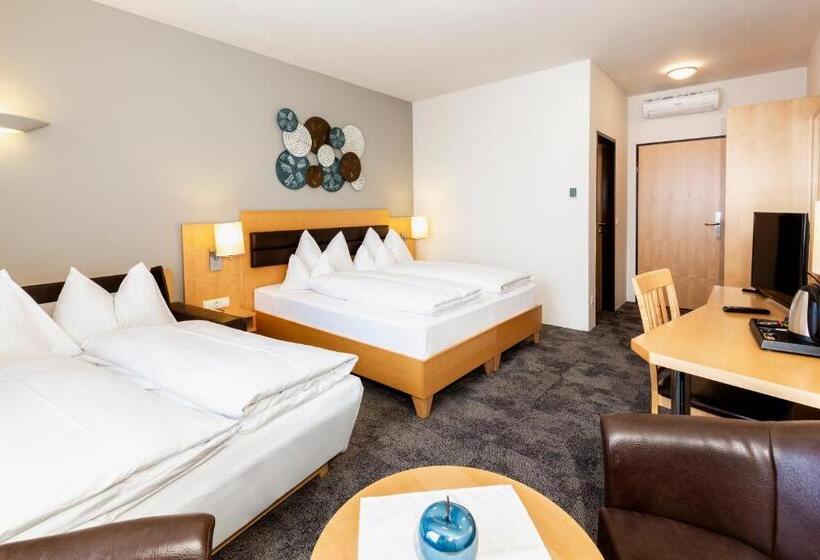 חדר משפחתי, Urdlwirt   Hotel & Restaurant