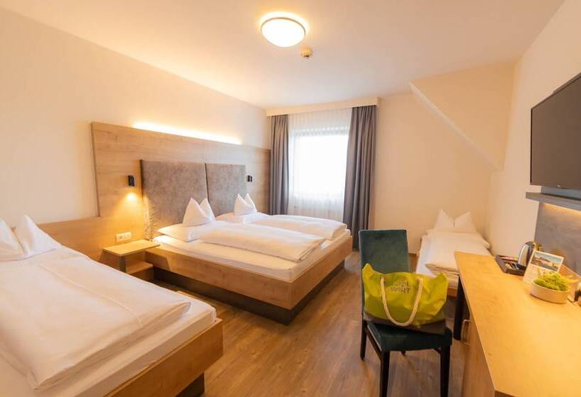 家庭间, Urdlwirt Hotel & Restaurant