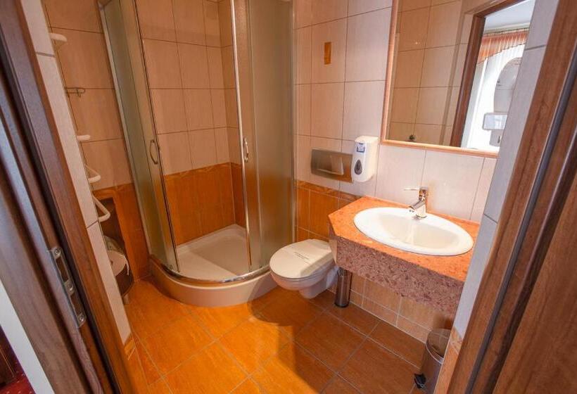 غرفة قياسية فردية, Skalny Dworek