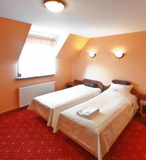 غرفة قياسية فردية, Skalny Dworek