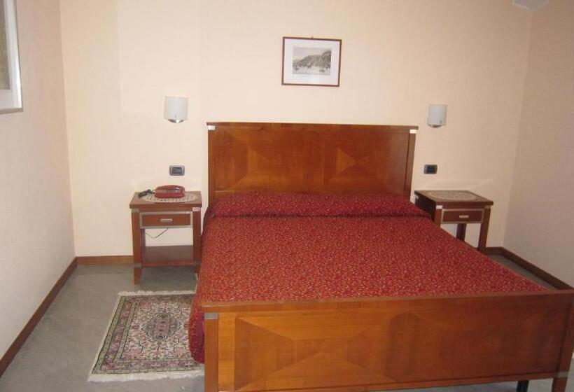 סוויטת ג'וניור, Sole