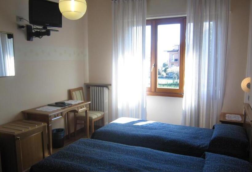 חדר סטנדרט, Sole