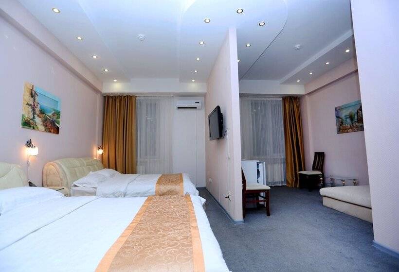 غرفة سوبيريور, Sonata