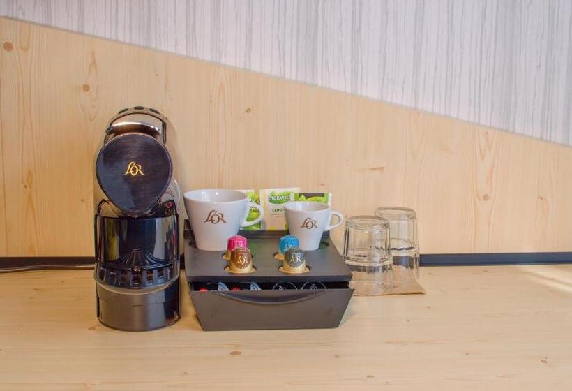 带阳台的三人标准间, Srni