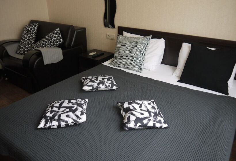 חדר סופריור לשלושה, Toledo