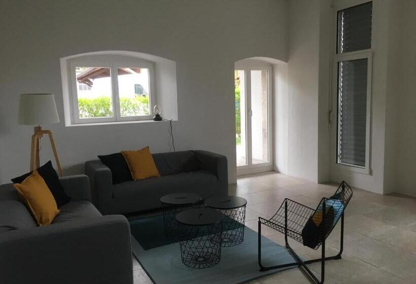 Апартаменты 3 Спальни, Und Restaurant Zum Hirschen