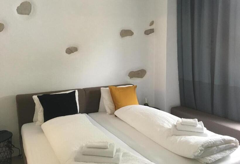 Апартаменты 3 Спальни, Und Restaurant Zum Hirschen