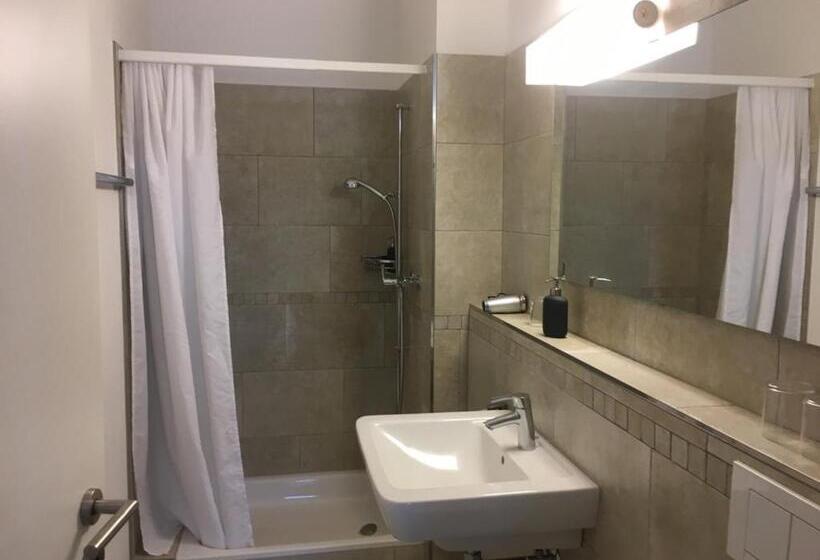 Апартаменты 3 Спальни, Und Restaurant Zum Hirschen