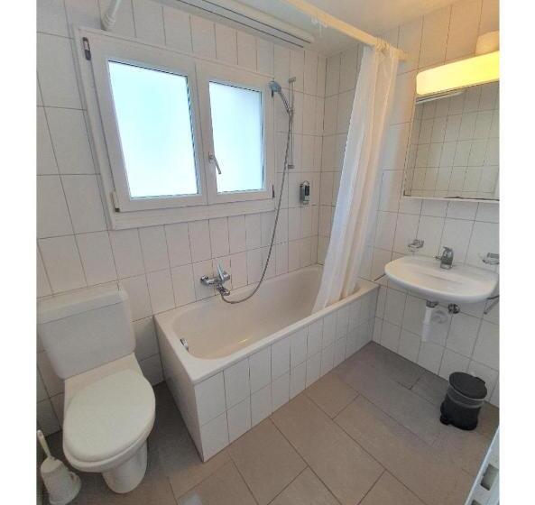 Апартаменты 3 Спальни, Und Restaurant Zum Hirschen