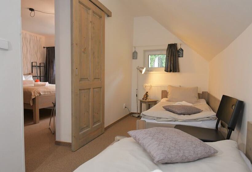 غرفة قياسية رباعية, Pension Renata