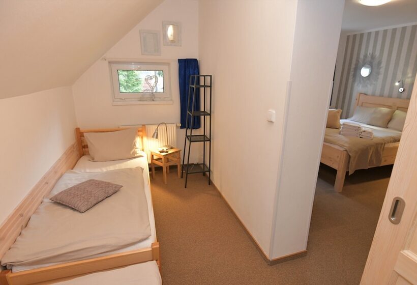 غرفة قياسية رباعية, Pension Renata