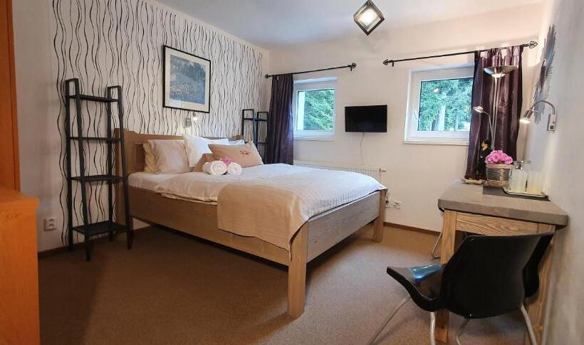 غرفة قياسية رباعية, Pension Renata