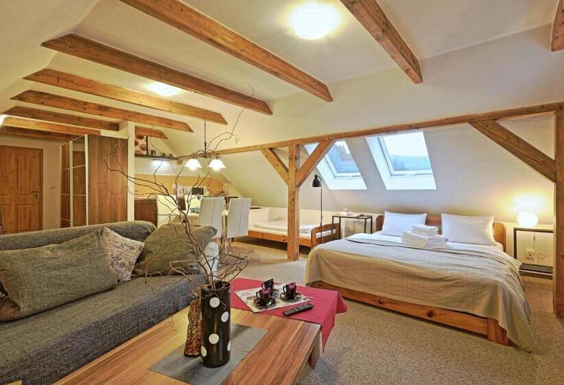 غرفة بريميوم رباعية, Pension Renata