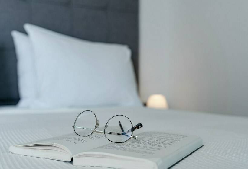 اتاق لوکس با چشمانداز دریا, Riva