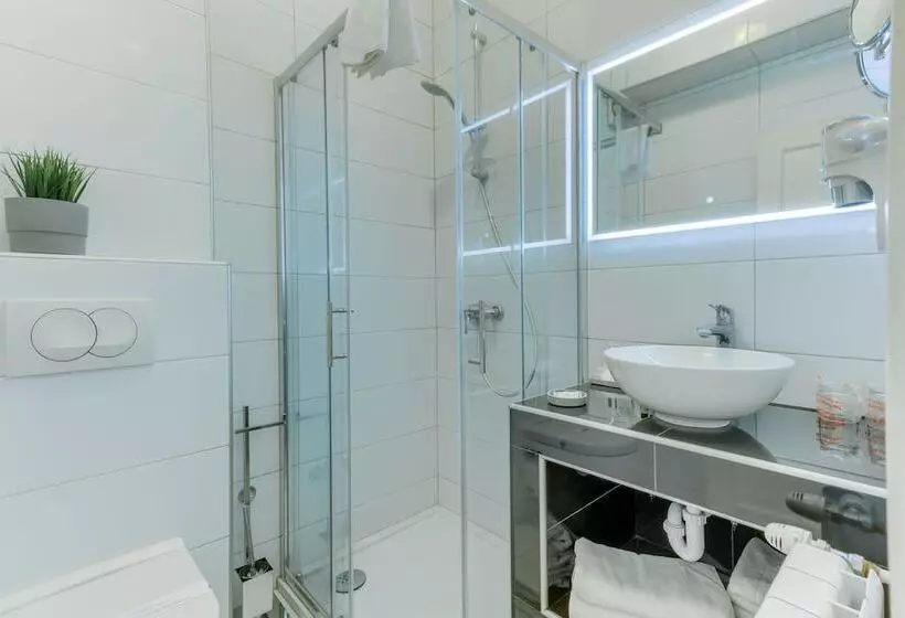 Quarto Familiar, Riva