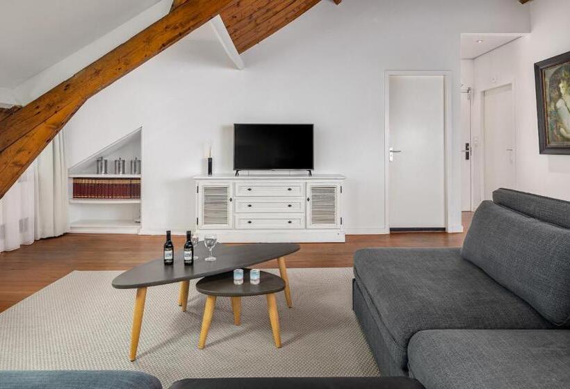 Королевский Люкс, Strandhotel Wilhelmina