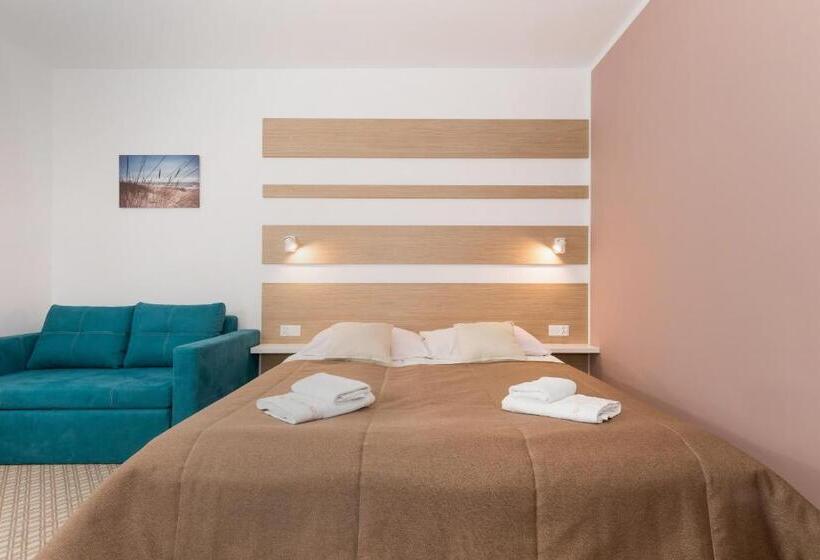 スタンダードトリプルルーム, Willa Florek