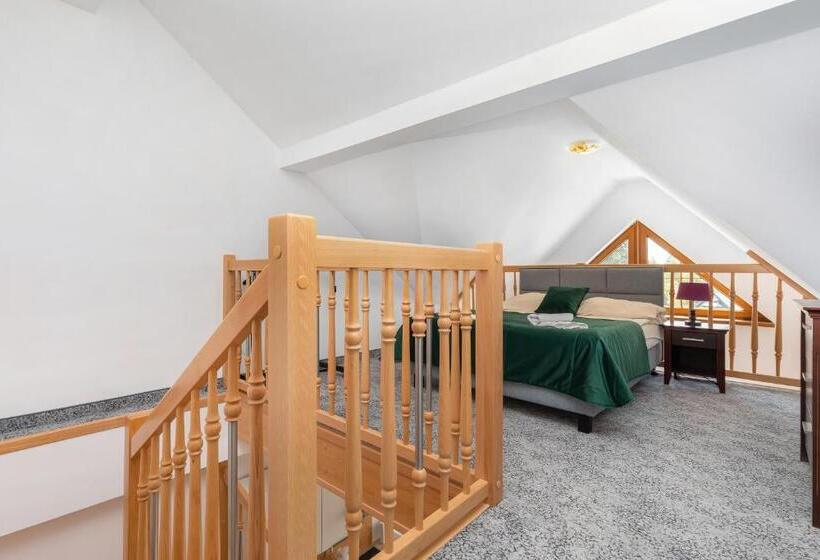 1ベッドルームアパートメント, Willa Florek