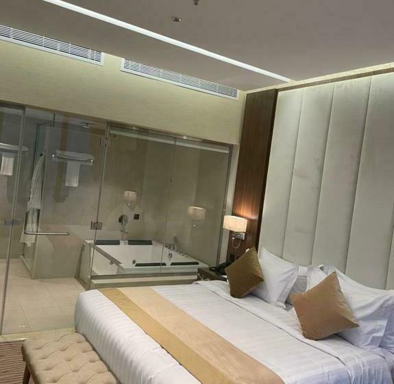 سوییت جونیور, Rio Hotel Olaya