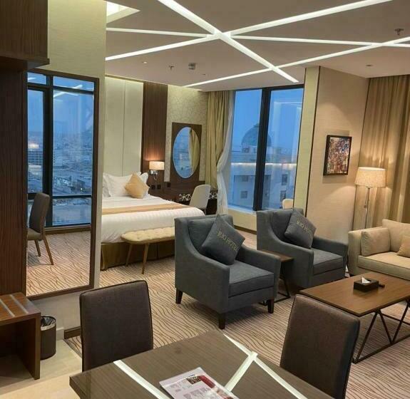 سوییت جونیور, Rio Hotel Olaya
