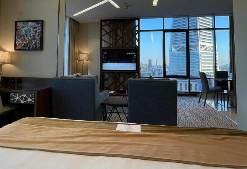 سوییت جونیور, Rio Hotel Olaya