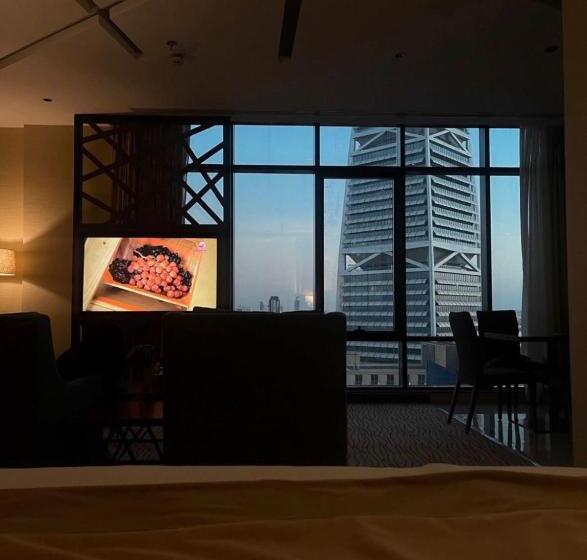 سوییت جونیور, Rio Hotel Olaya