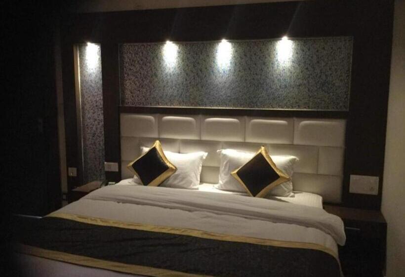 デラックスルーム, Goroomgo Kavyansh Villa Bhimtal   Parking Facilities   Excellent Homestay Feel Like Home