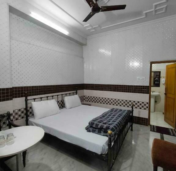 اتاق کلاسیک سه تخته, Oyo 87926  New Imperial