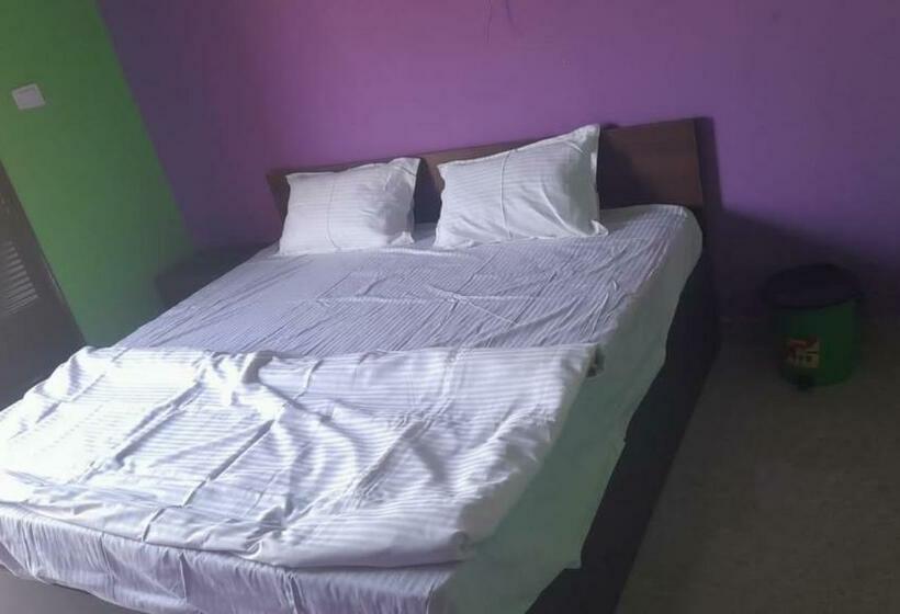 トリプルクラシックルーム, Oyo 87951  King Plaza